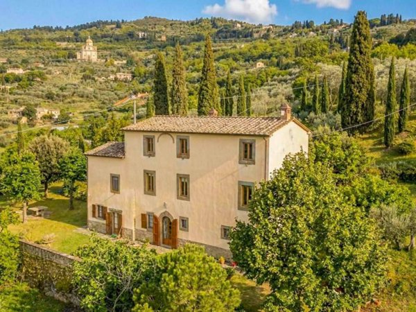 casa indipendente in vendita a Cortona
