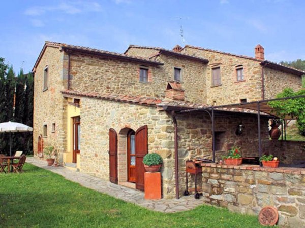 casa indipendente in vendita a Cortona
