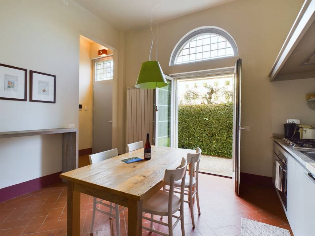 casa indipendente in vendita a Cortona