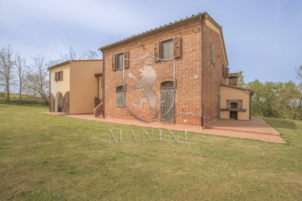 casa indipendente in vendita a Cortona