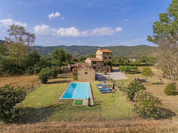 casa indipendente in vendita a Cortona in zona Montalla