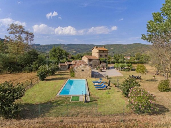 casa indipendente in vendita a Cortona in zona Montalla