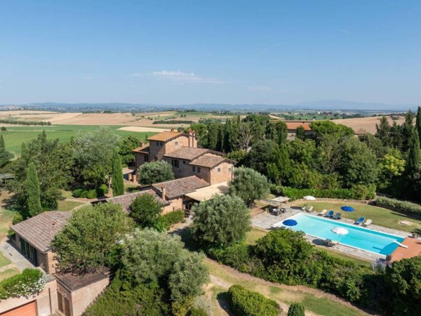 casa indipendente in vendita a Cortona in zona Farneta