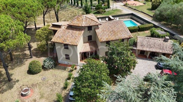 casa indipendente in vendita a Cortona in zona Montecchio