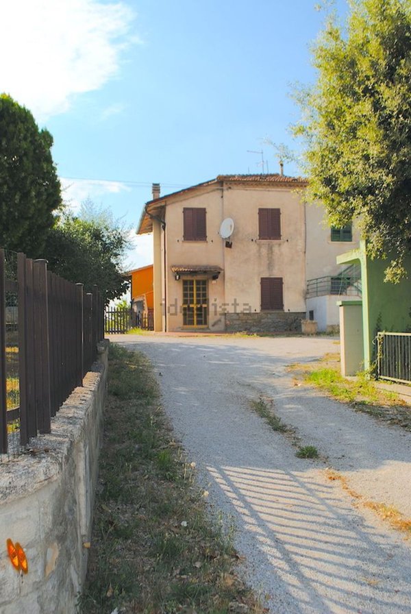 quadrivano in vendita a Cortona in zona Montecchio