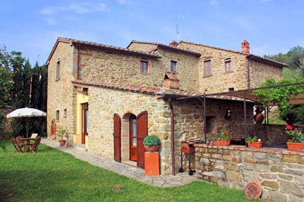 casa indipendente in vendita a Cortona
