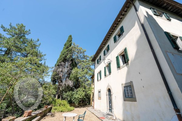 casa indipendente in vendita a Cortona