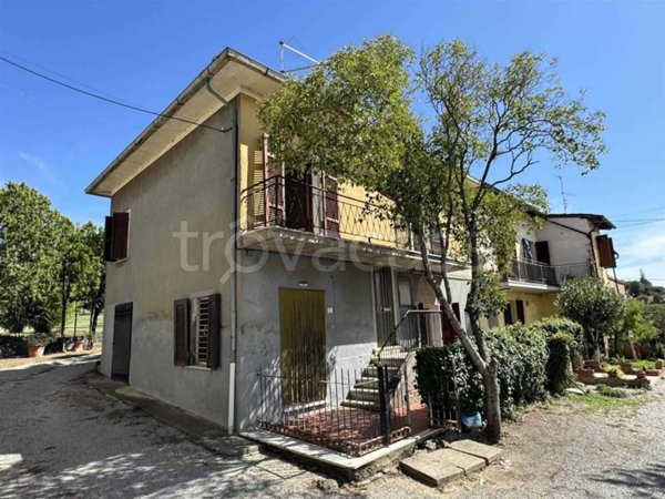 casa indipendente in vendita a Cortona in zona Farneta