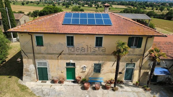 casa indipendente in vendita a Cortona in zona Montecchio