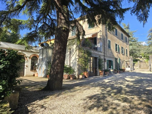 casa indipendente in vendita a Cortona in zona Riccio