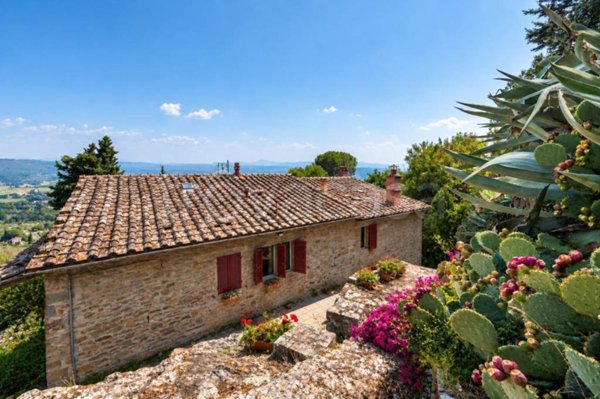 casa indipendente in vendita a Cortona in zona Sodo