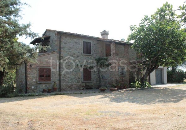 casa indipendente in vendita a Cortona