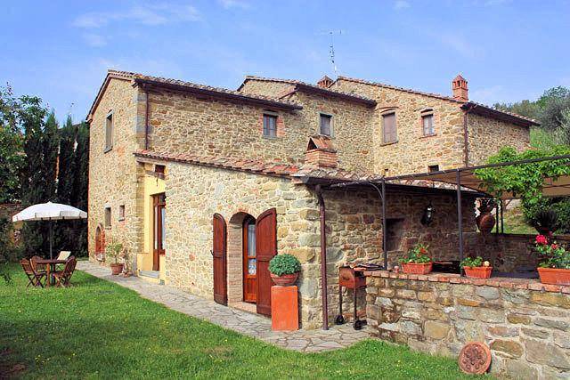 casa indipendente in vendita a Cortona