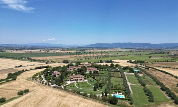 casale in vendita a Cortona