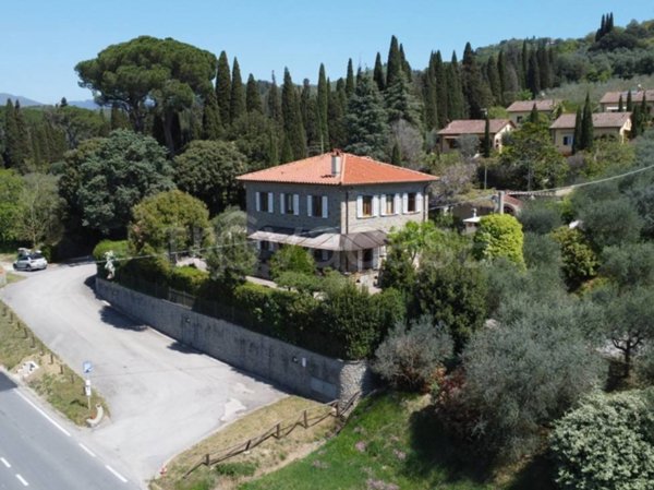 casa indipendente in vendita a Cortona in zona Riccio