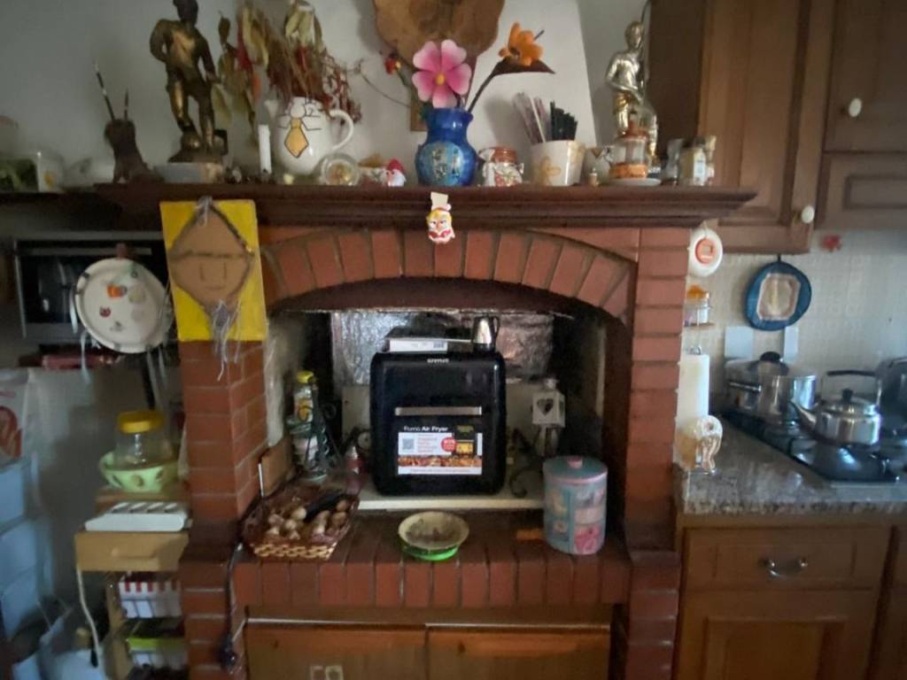 casa indipendente in vendita a Cortona in zona Mercatale