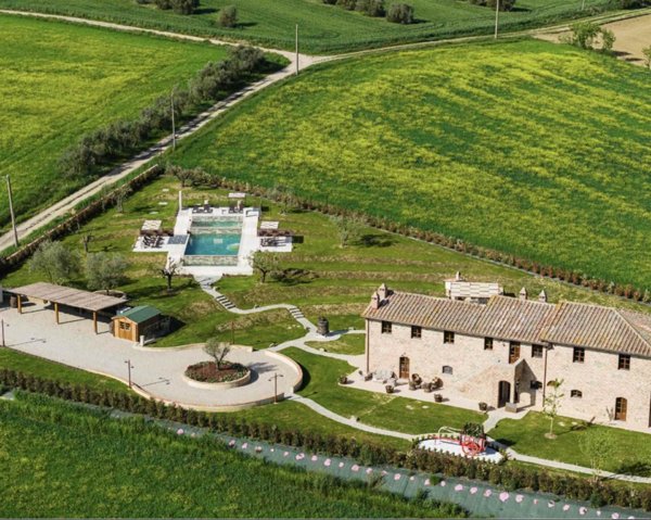 casa indipendente in vendita a Cortona in zona Monsigliolo