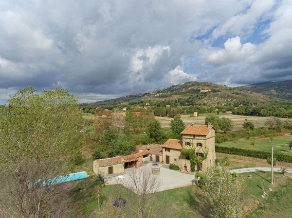 casa indipendente in vendita a Cortona in zona Montalla