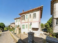 casa indipendente in vendita a Cortona in zona Camucia