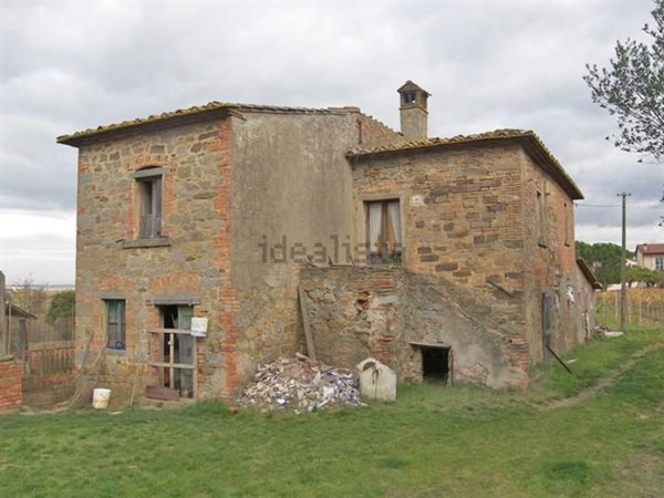 casale in vendita a Cortona in zona Montecchio