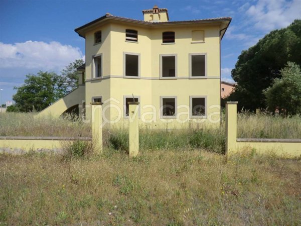 casa indipendente in vendita a Cortona in zona Ossaia