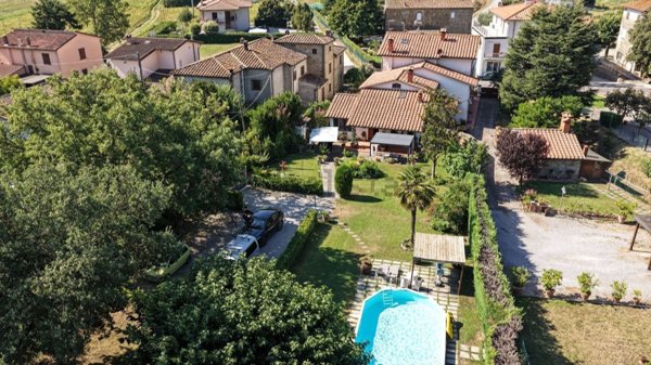 casa indipendente in vendita a Cortona in zona Pergo