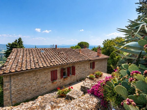 casa indipendente in vendita a Cortona in zona Sodo