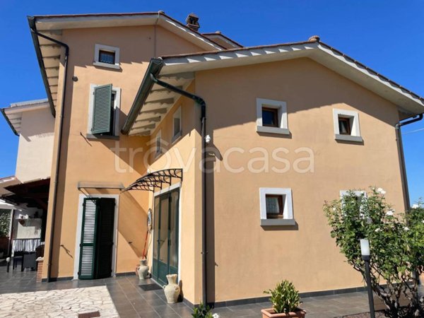 casa indipendente in vendita a Cortona in zona Monsigliolo