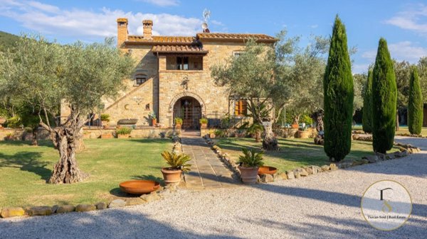 casa indipendente in vendita a Cortona