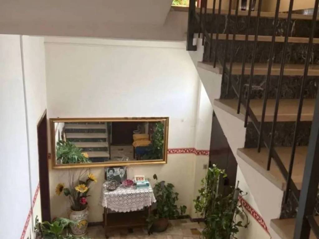 casa indipendente in vendita a Cortona in zona Terontola