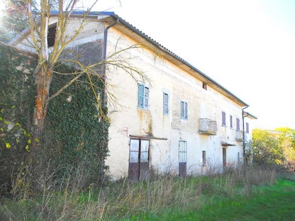 casa indipendente in vendita a Cortona in zona Camucia