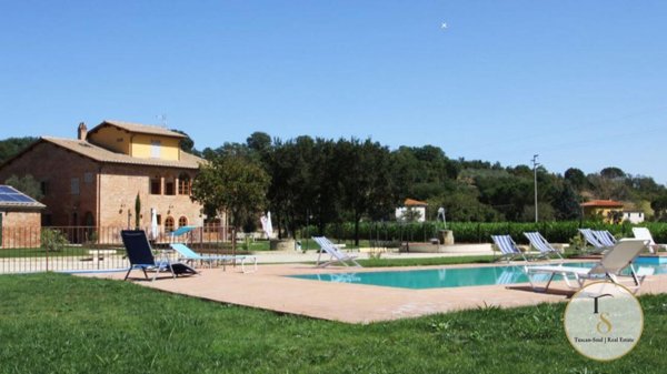 casa indipendente in vendita a Cortona