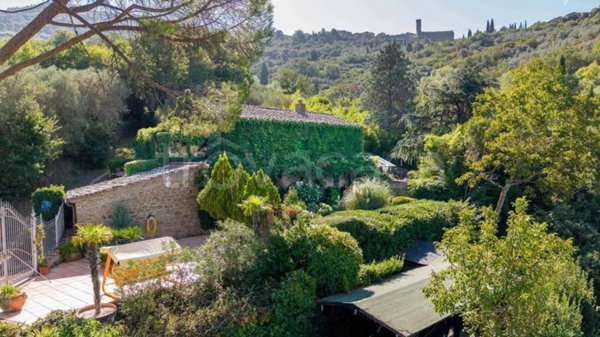 casa indipendente in vendita a Cortona in zona Sodo