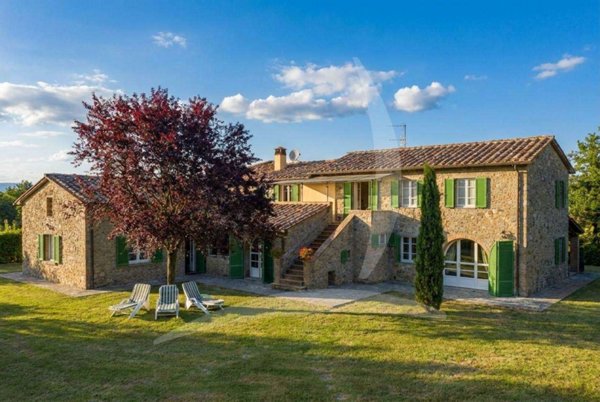 casa indipendente in vendita a Cortona