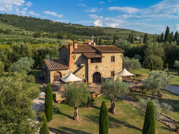 casa indipendente in vendita a Cortona