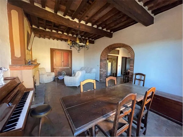 intera palazzina in vendita a Foiano della Chiana in zona Pozzo della Chiana