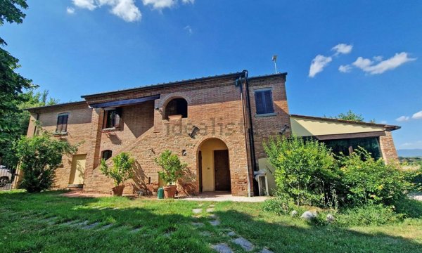 casa indipendente in vendita a Foiano della Chiana