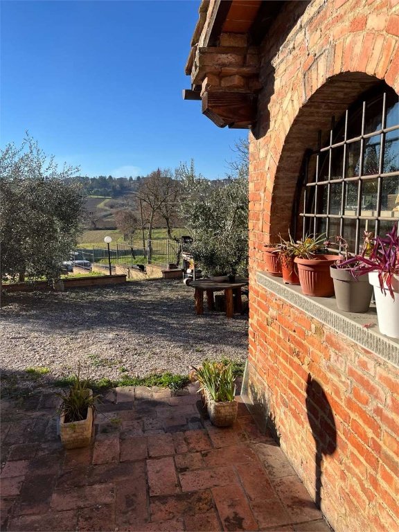 pentavano in vendita a Foiano della Chiana