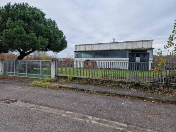 locale commerciale in vendita a Foiano della Chiana