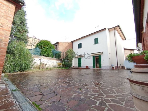 casa indipendente in vendita a Foiano della Chiana in zona Pozzo della Chiana