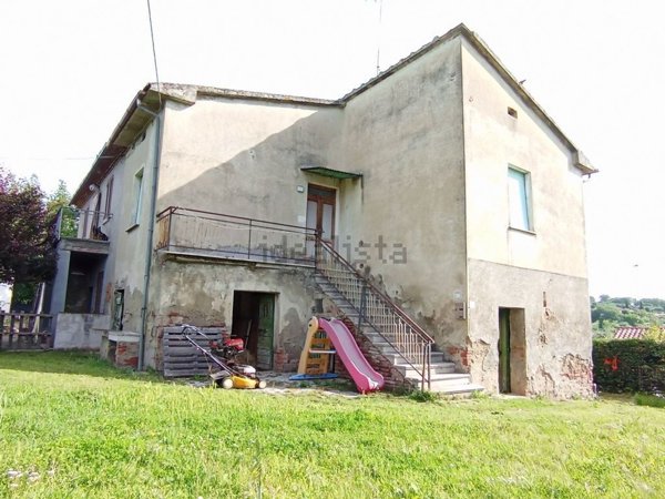 esavano in vendita a Foiano della Chiana