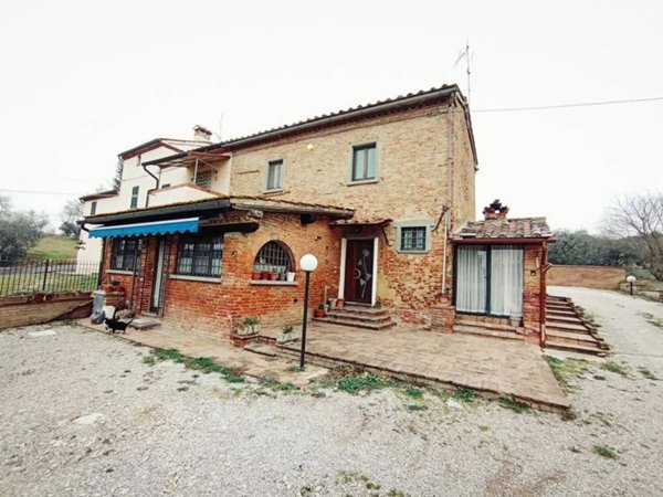 casa indipendente in vendita a Foiano della Chiana