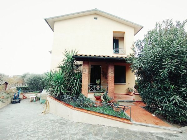 casa indipendente in vendita a Foiano della Chiana