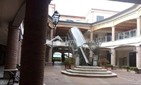 locale commerciale in vendita a Foiano della Chiana