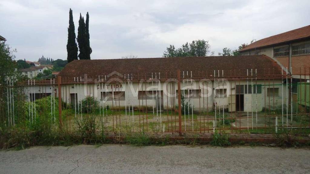 negozio in vendita a Foiano della Chiana in zona Pozzo della Chiana