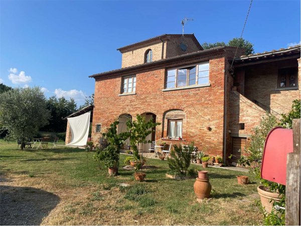 casa indipendente in vendita a Foiano della Chiana