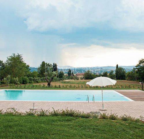 casale in vendita a Foiano della Chiana