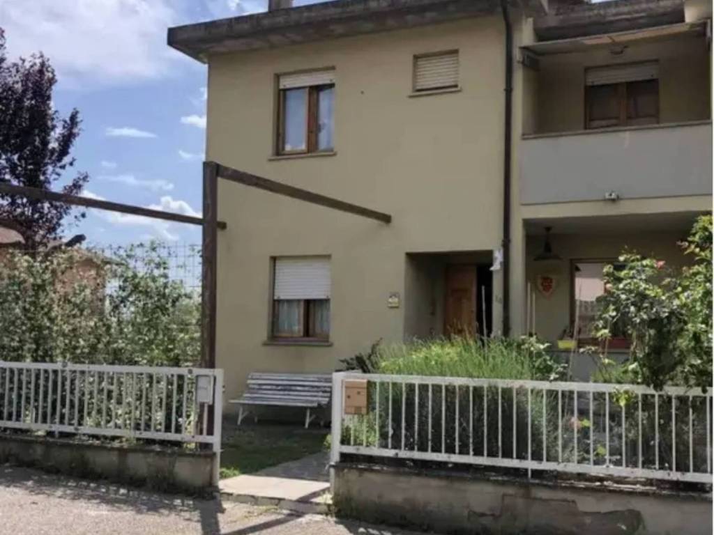 casa indipendente in vendita a Foiano della Chiana in zona Pozzo della Chiana