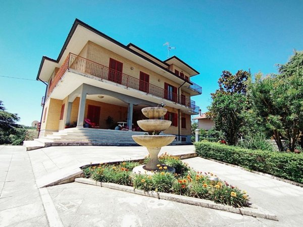 casa indipendente in vendita a Foiano della Chiana