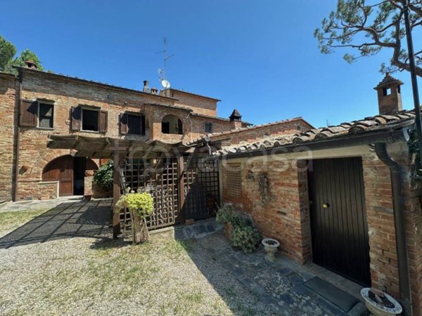 casa indipendente in vendita a Foiano della Chiana